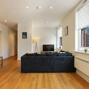 Modern 2-bed Apartment, Free Parking, Centre, Netflix & Pet Friendly - Hosted By Host Save Sheffield